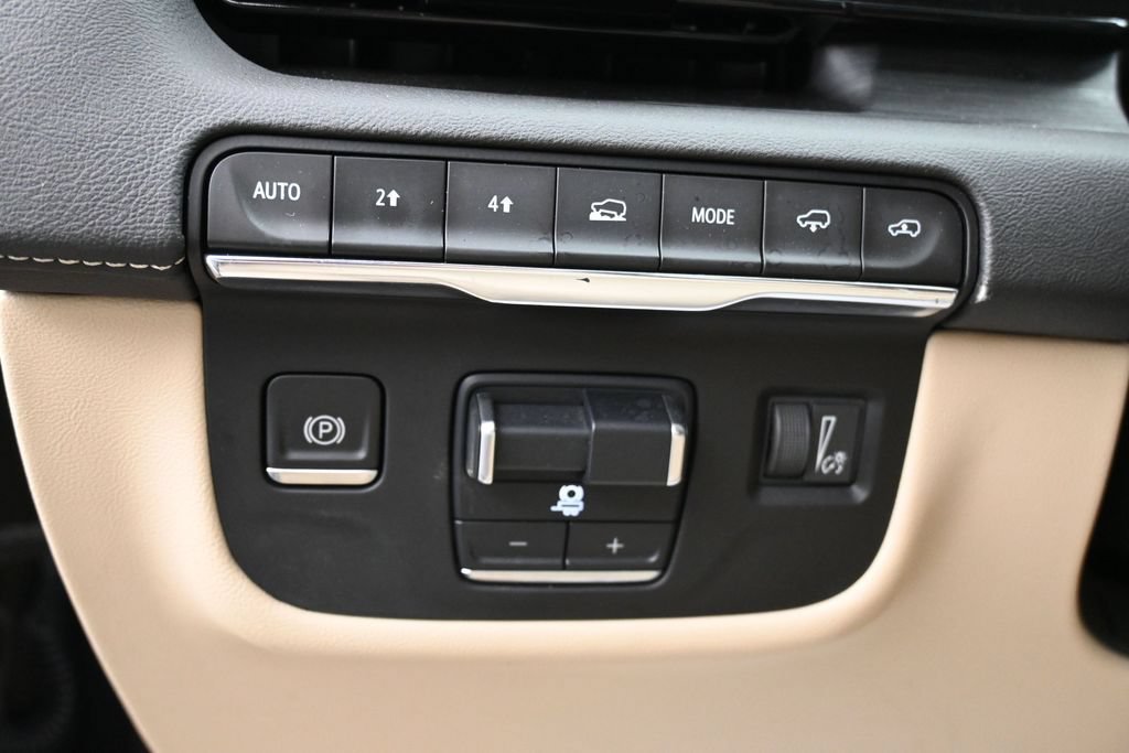 Used 2021 Cadillac Escalade Premium Luxury w/ Driver Assist Tech Package AWD/4WD image 20