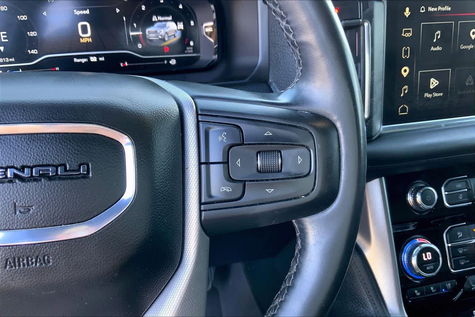 Used 2023 GMC Yukon XL Denali AWD/4WD image 24