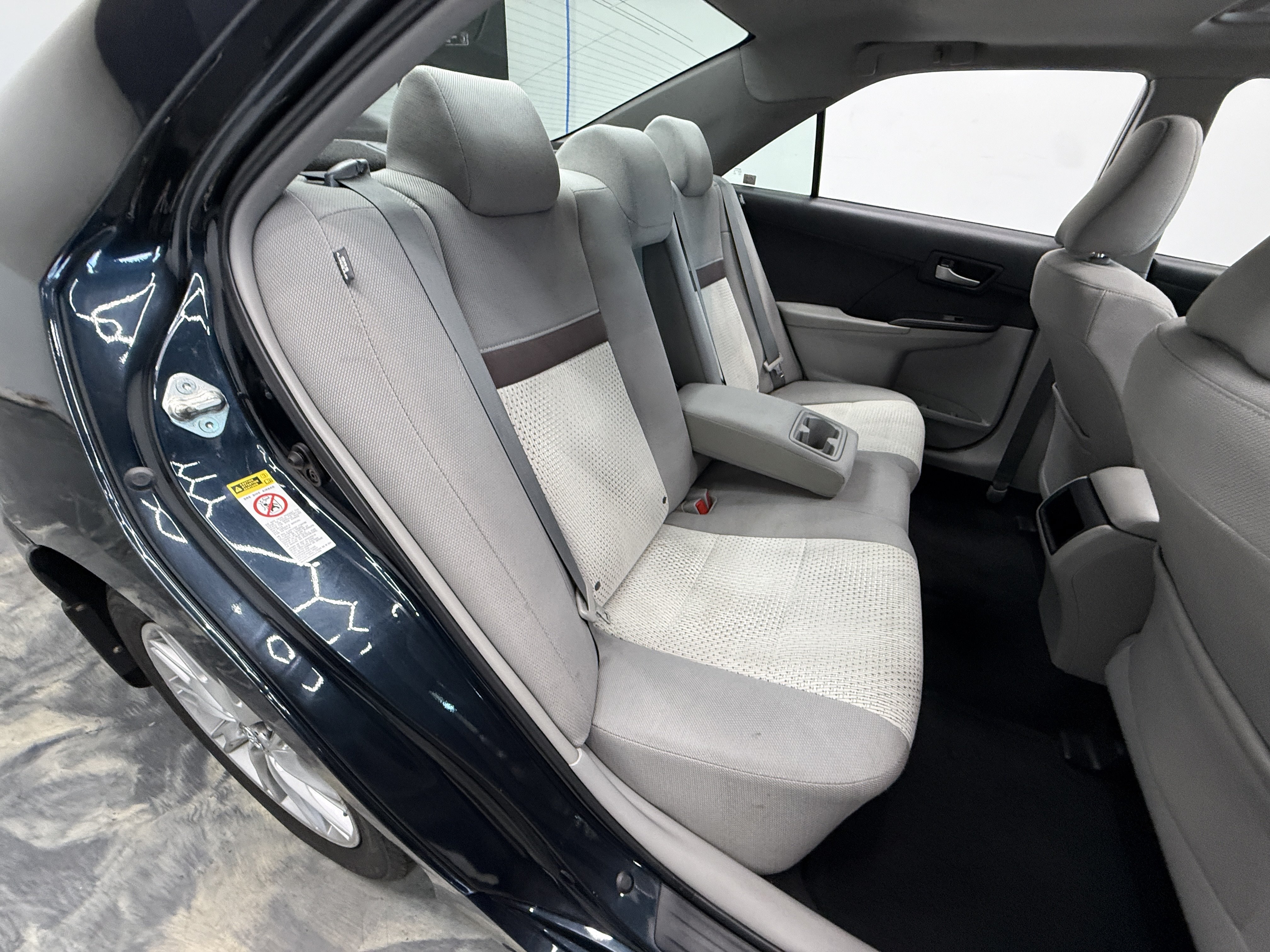 Used 2013 Toyota Camry LE FWD image 22