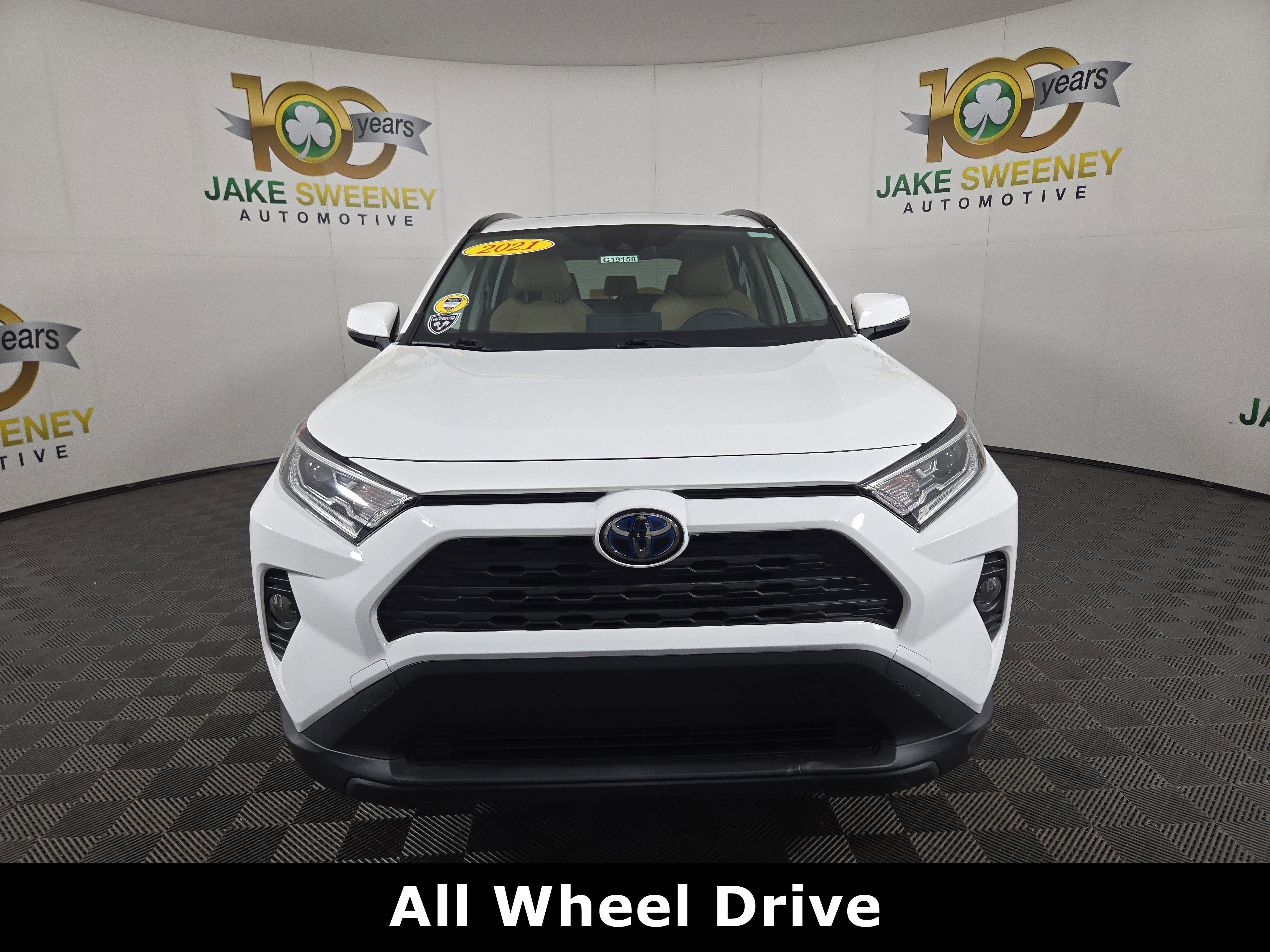 Used 2021 Toyota RAV4 XLE image 2