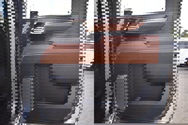 Used 2024 GMC Sierra 3500 Denali Ultimate image 26