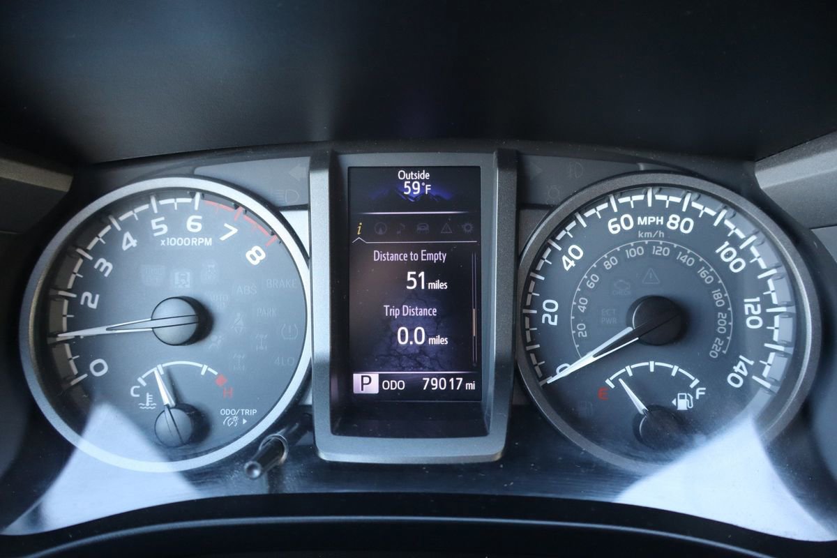 Used 2017 Toyota Tacoma TRD Sport image 35
