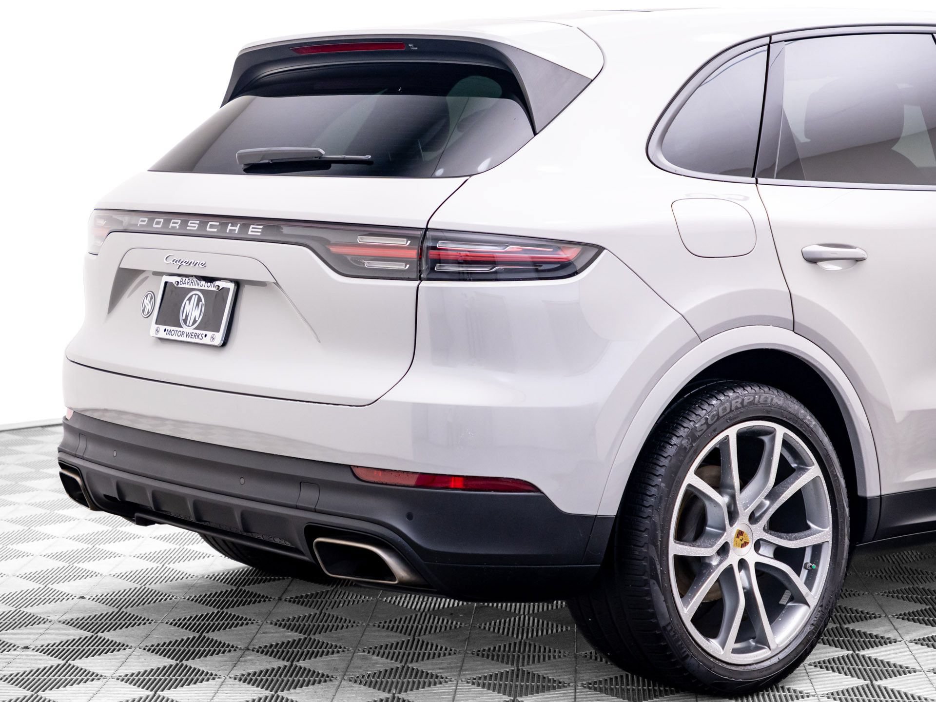 Used 2023 Porsche Cayenne AWD/4WD image 37