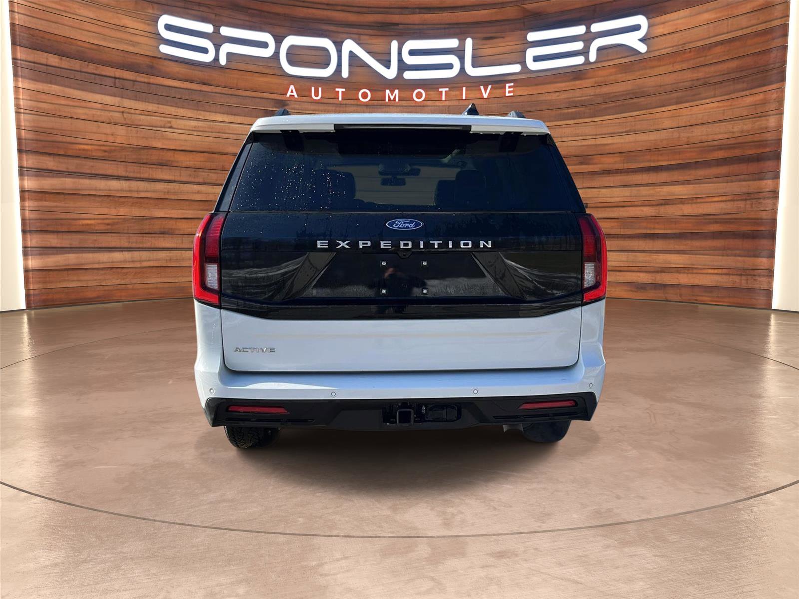 Used 2025 Ford Expedition Active image 4