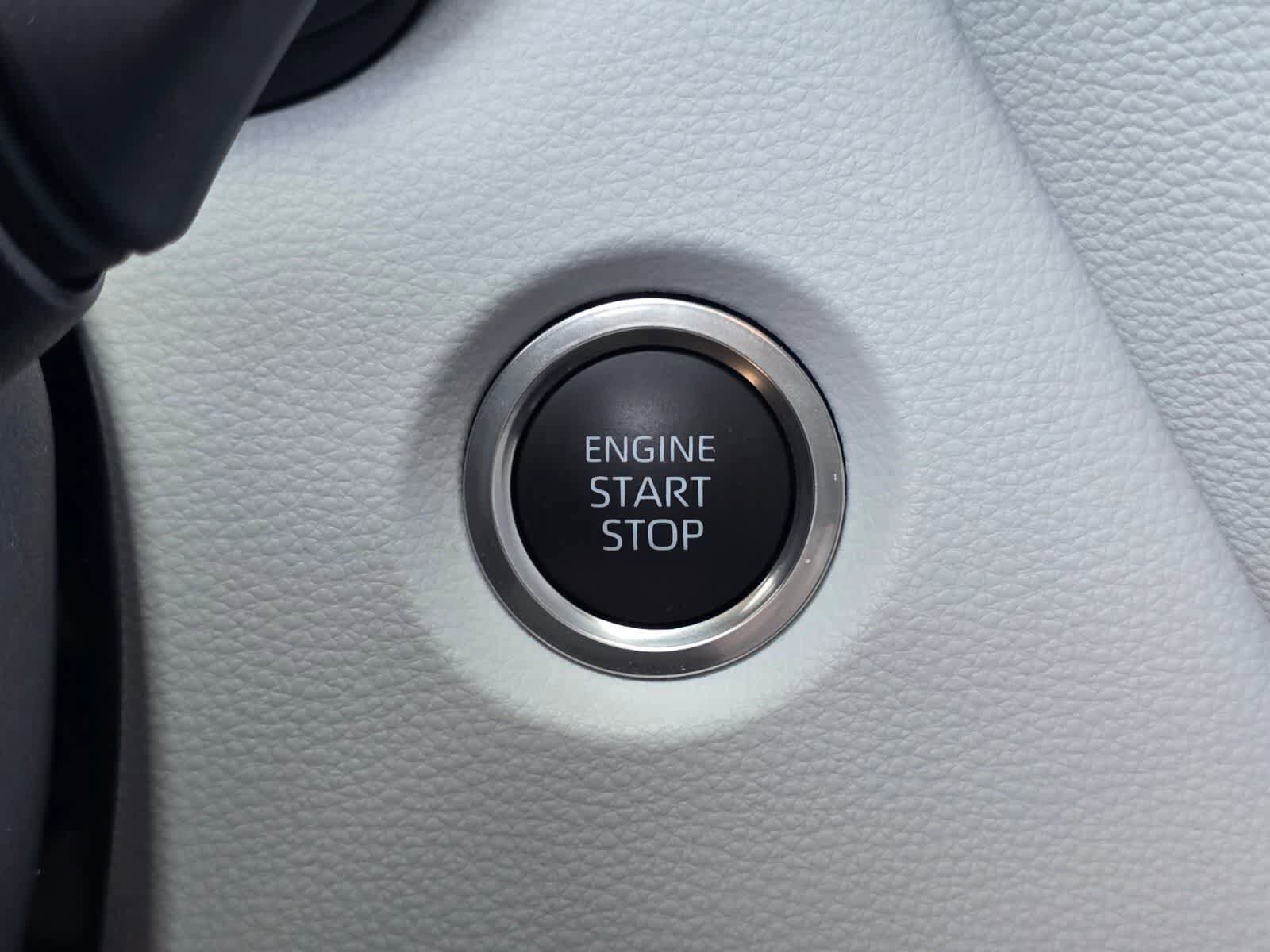 Used 2025 Toyota Corolla SE FWD image 17