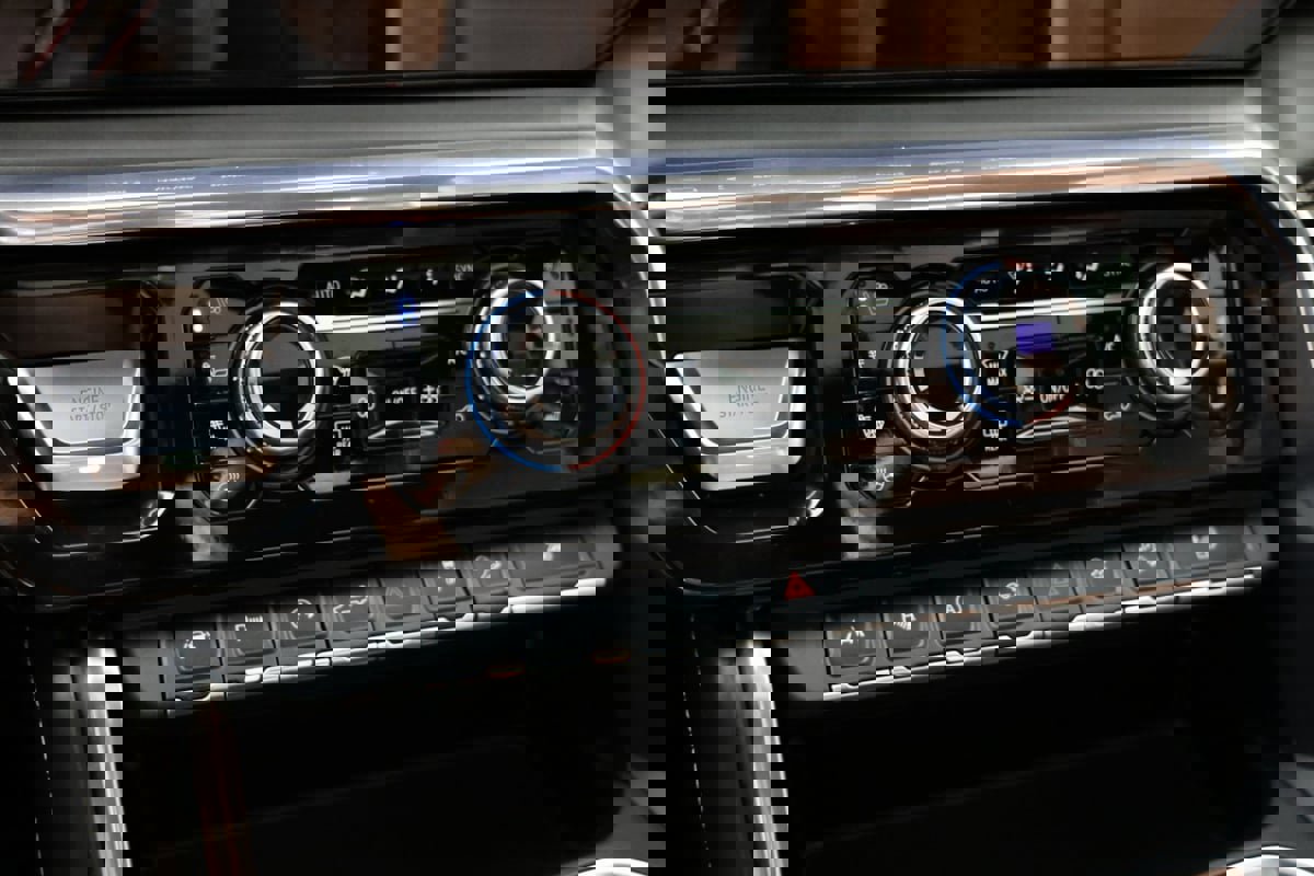 Used 2024 GMC Sierra 1500 Denali Ultimate image 30