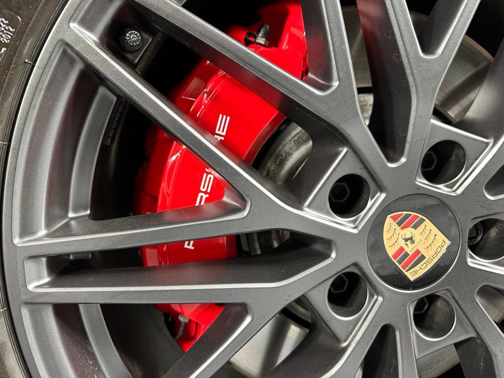 Certified 2026 Porsche Cayenne GTS AWD/4WD image 16
