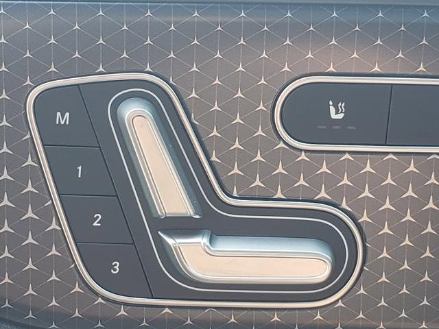 New 2025 Mercedes-Benz GLB 250 4MATIC image 18