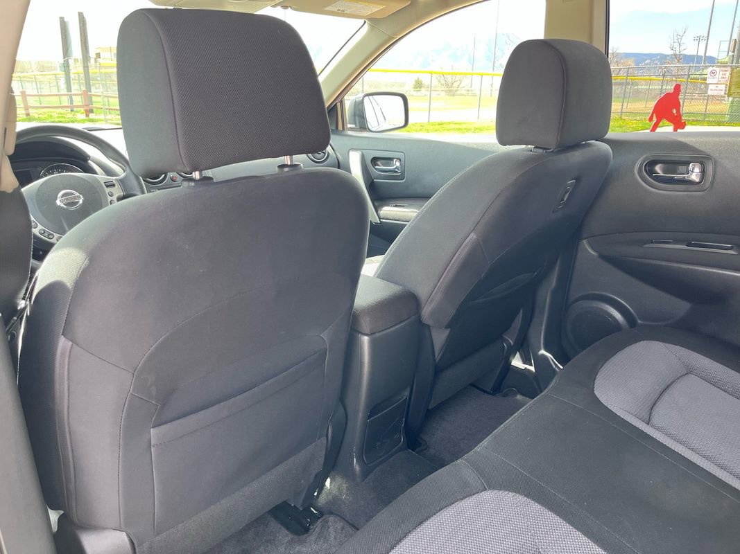 Used 2013 Nissan Rogue SV w/ Premium Pkg image 15