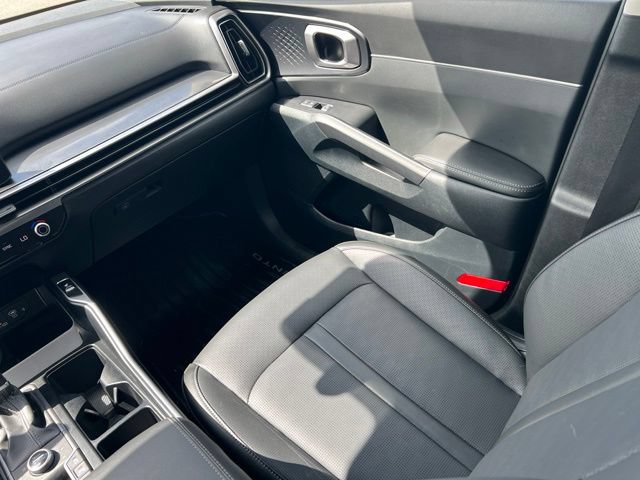 Used 2025 Kia Sorento EX AWD/4WD image 15