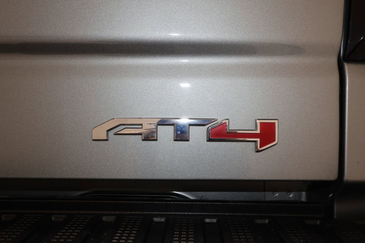 Used 2025 GMC Sierra 1500 AT4 w/ AT4 Premium Package AWD/4WD image 37