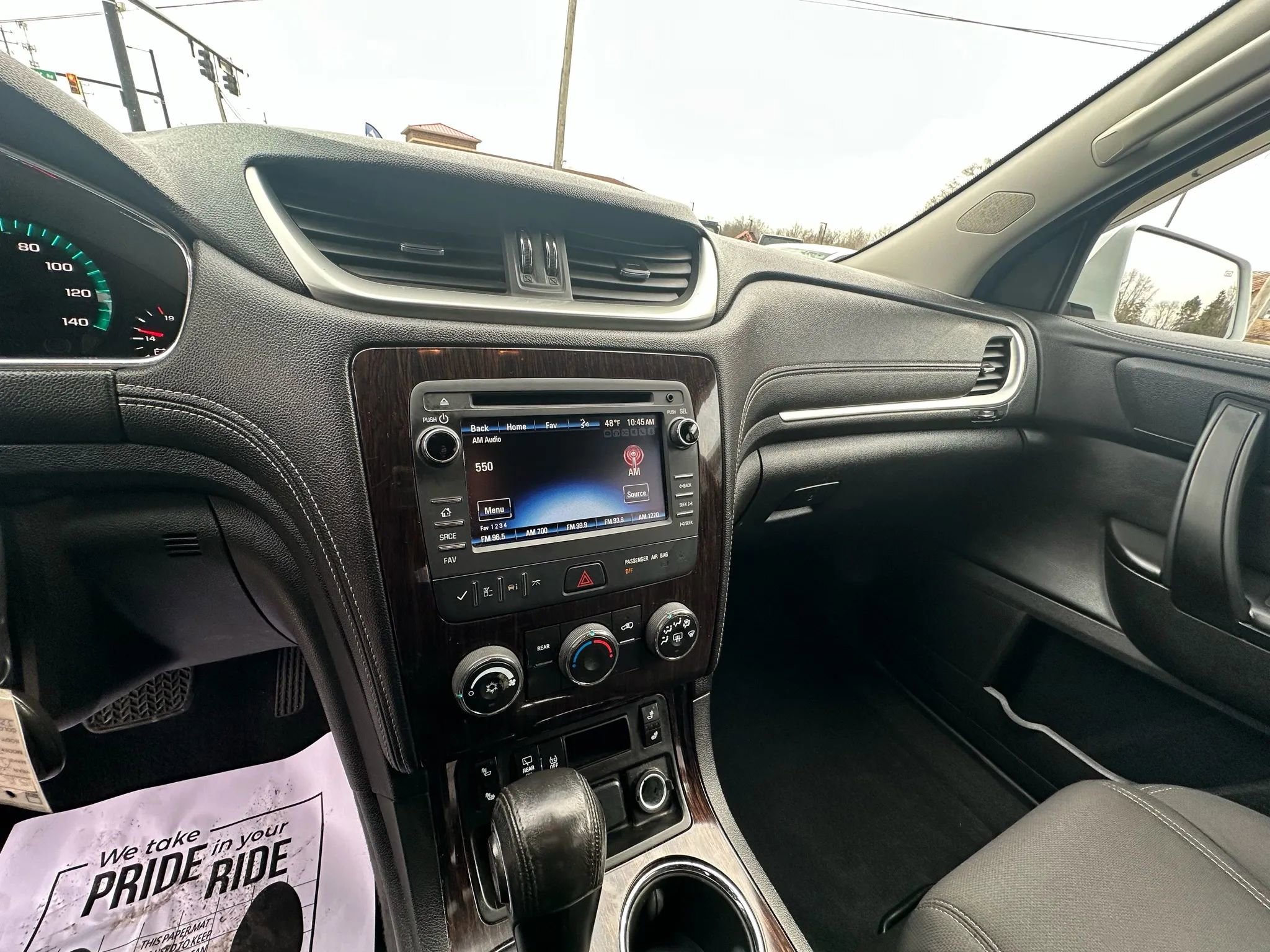 Used 2017 Chevrolet Traverse LT w/ Style and Technology Package image 15