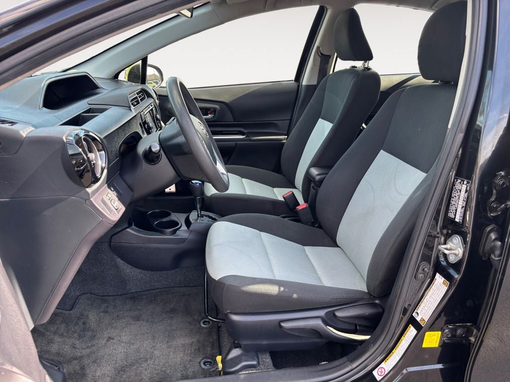 Used 2016 Toyota Prius C Persona Series FWD image 21