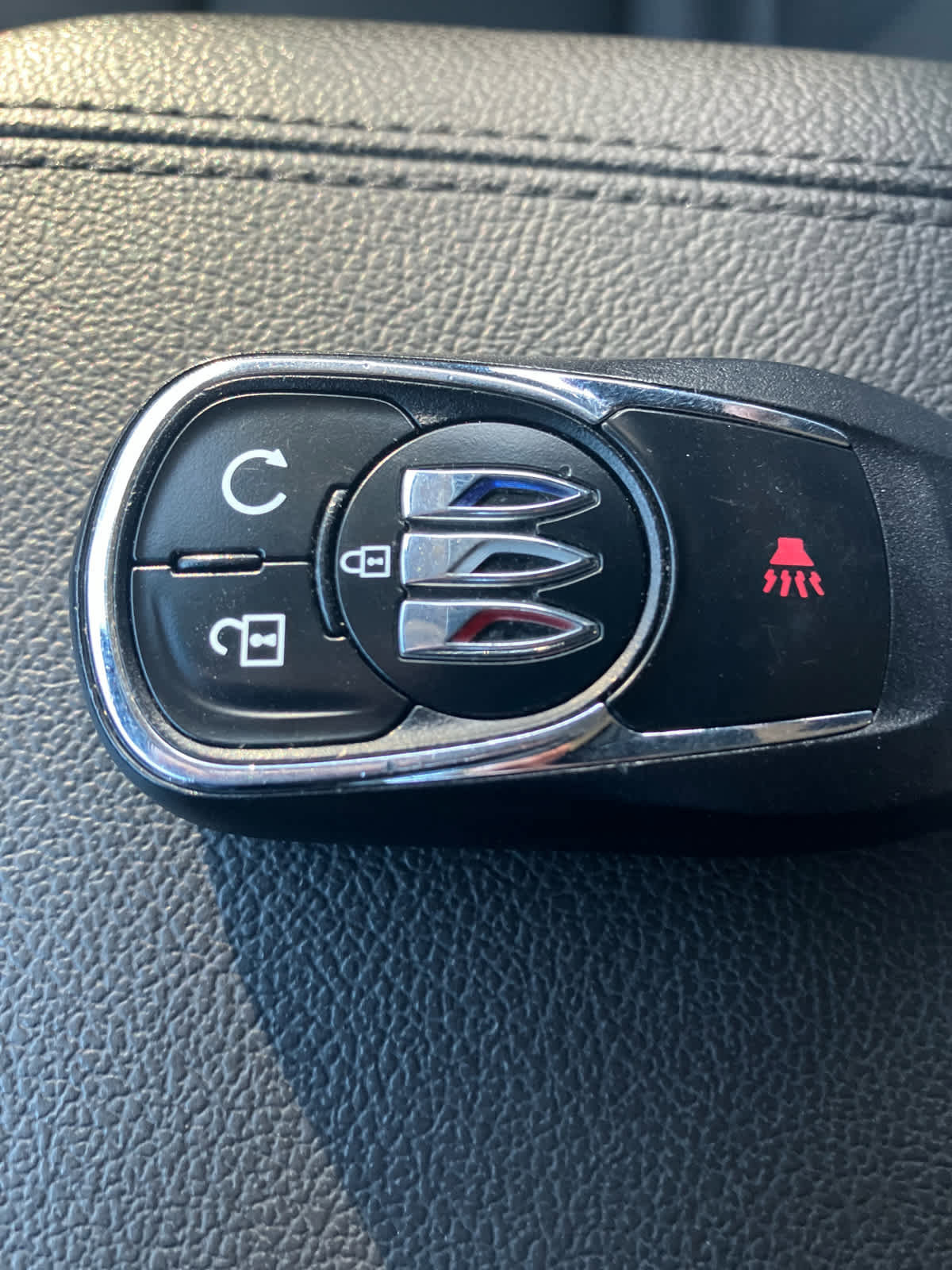 Certified 2025 Buick Encore GX Avenir image 31