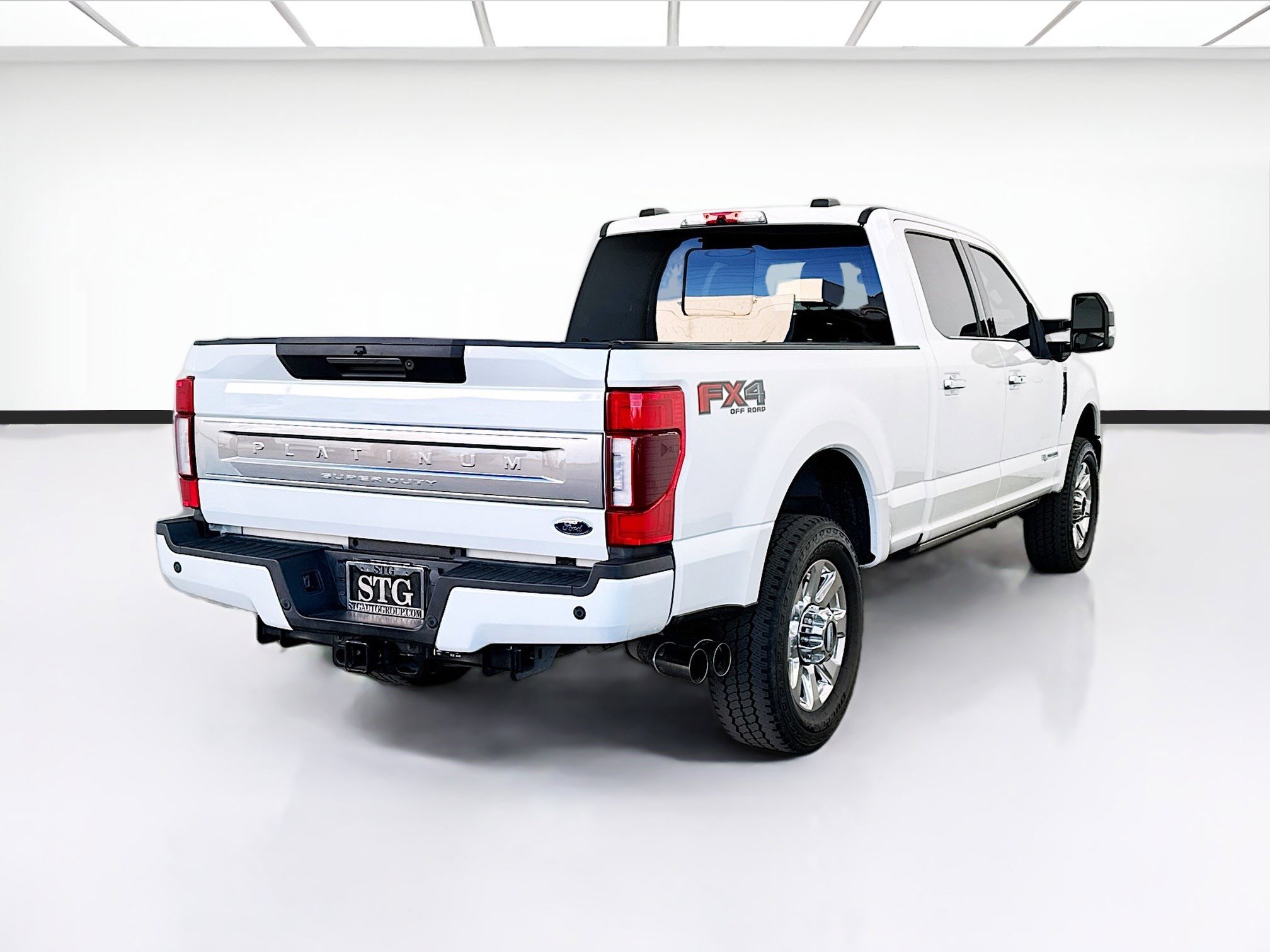 Used 2021 Ford F350 Platinum w/ FX4 Off-Road Package image 4