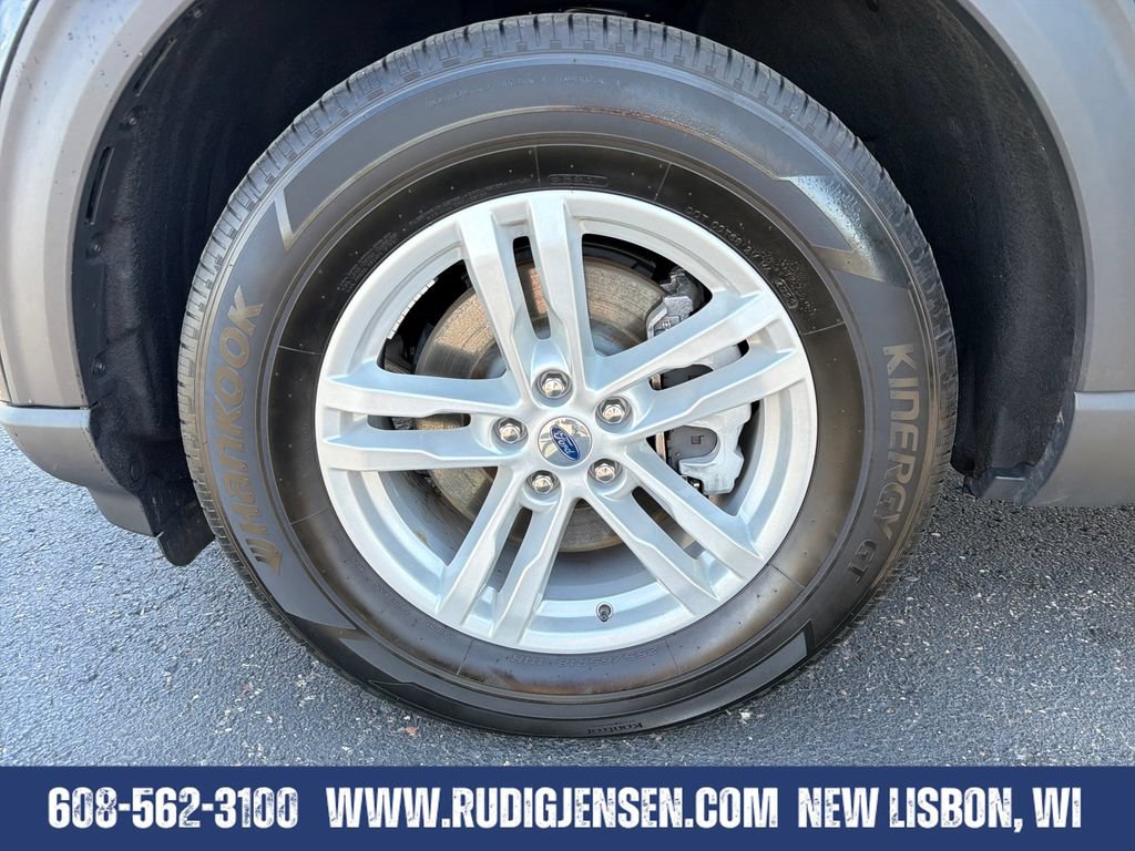 Used 2024 Ford Explorer XLT w/ Equipment Group 202A AWD/4WD image 26