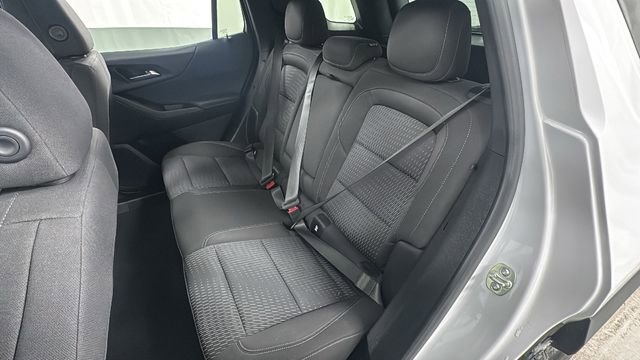 Used 2025 Chevrolet Equinox LT AWD/4WD image 12