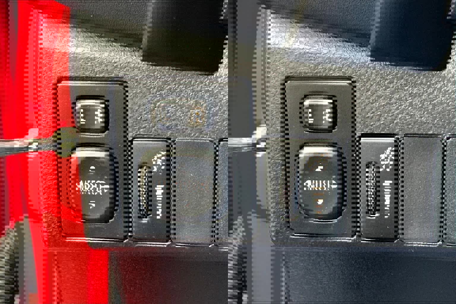 Used 2018 Toyota Corolla SE FWD image 33