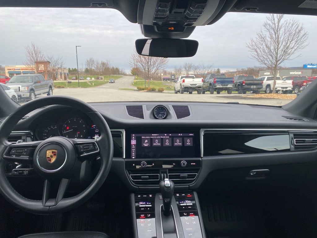 Used 2022 Porsche Macan Base image 8