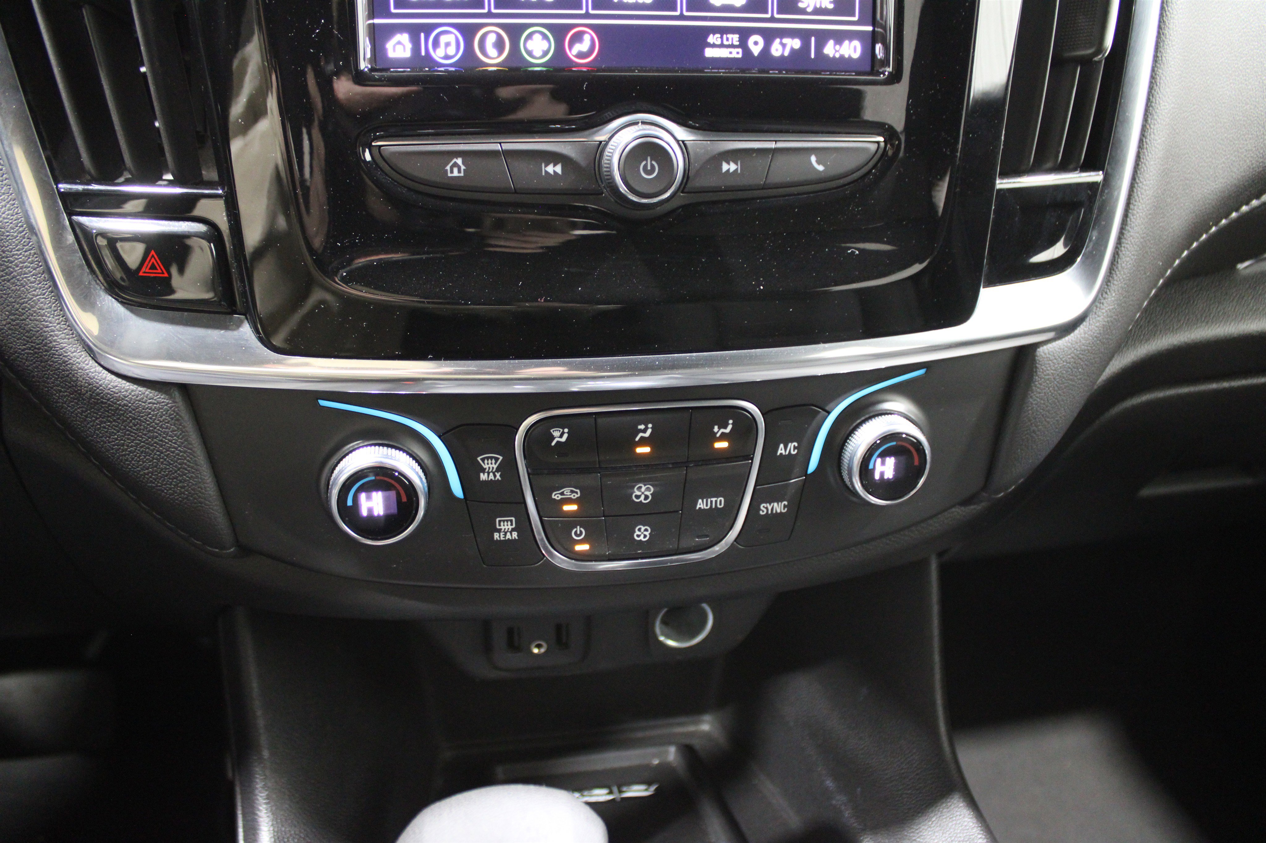 Used 2023 Chevrolet Traverse LT image 21