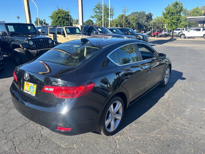 Used 2015 Acura ILX FWD image 4