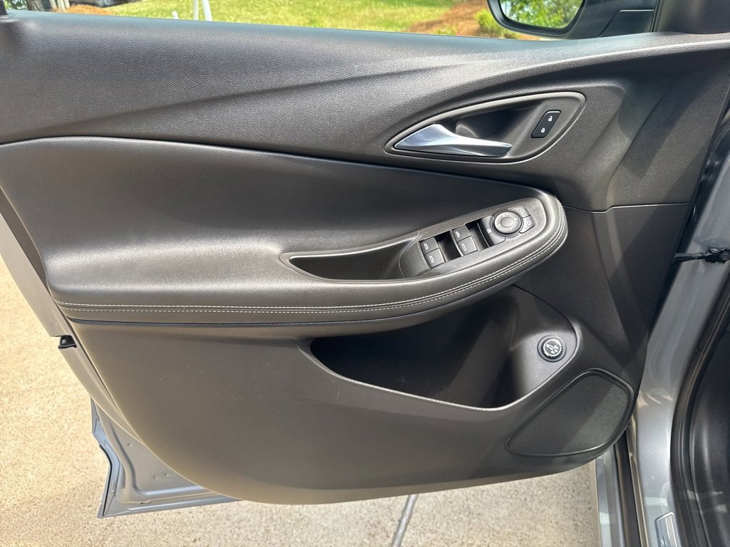 Used 2023 Buick Encore GX Select w/ Sport Touring Package image 21