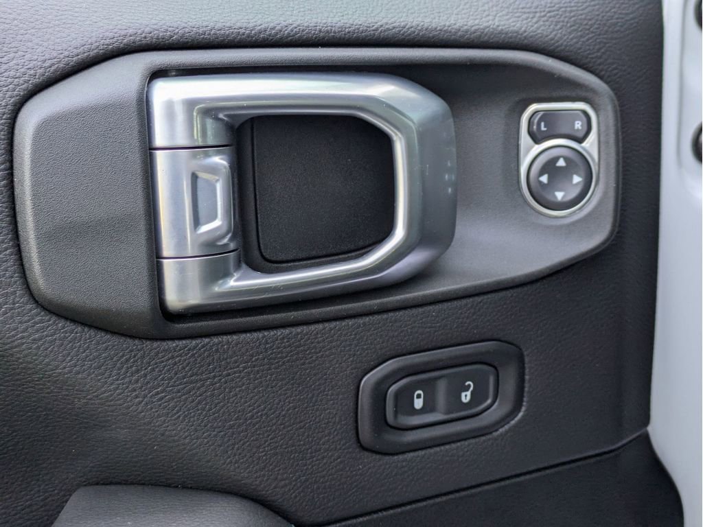 Used 2021 Jeep Wrangler Unlimited Rubicon 4xe w/ Cold Weather Group AWD/4WD image 12