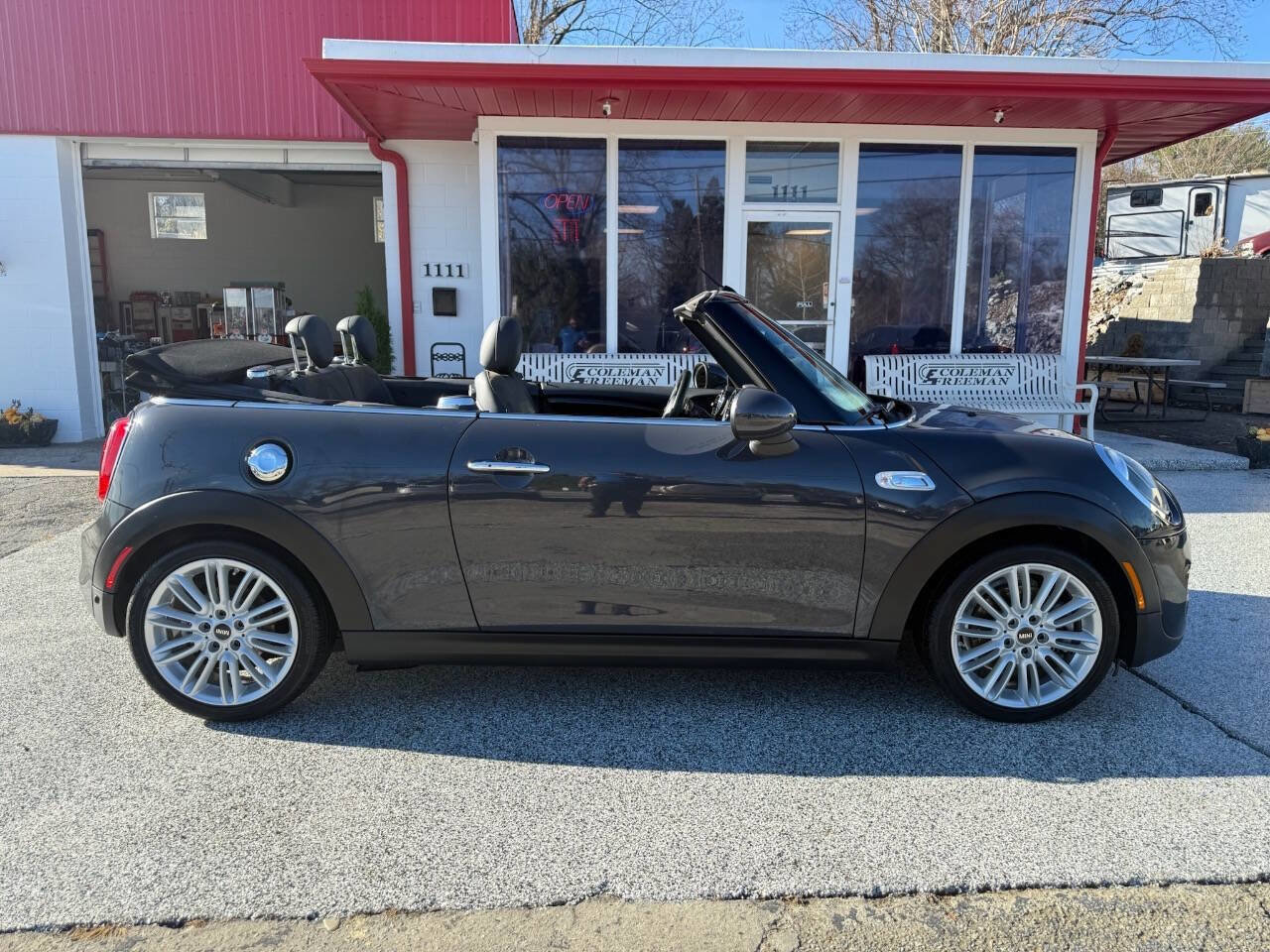 Used 2019 MINI Cooper S w/ Signature Upholstery Package image 22