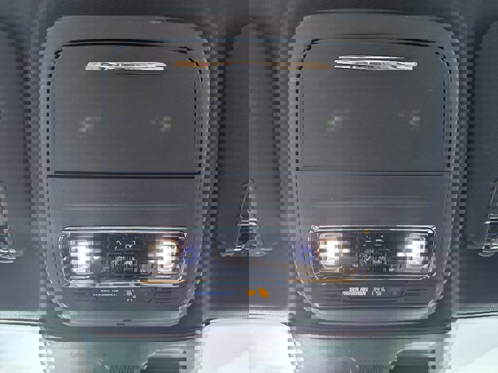 Used 2022 Lincoln Corsair Reserve w/ Equipment Group 201A image 31