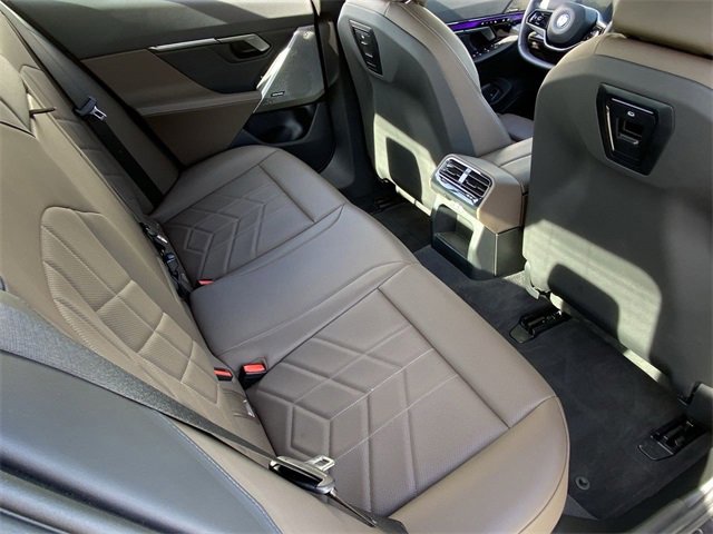 Certified 2025 BMW i5 xDrive40 w/ Premium Package image 16