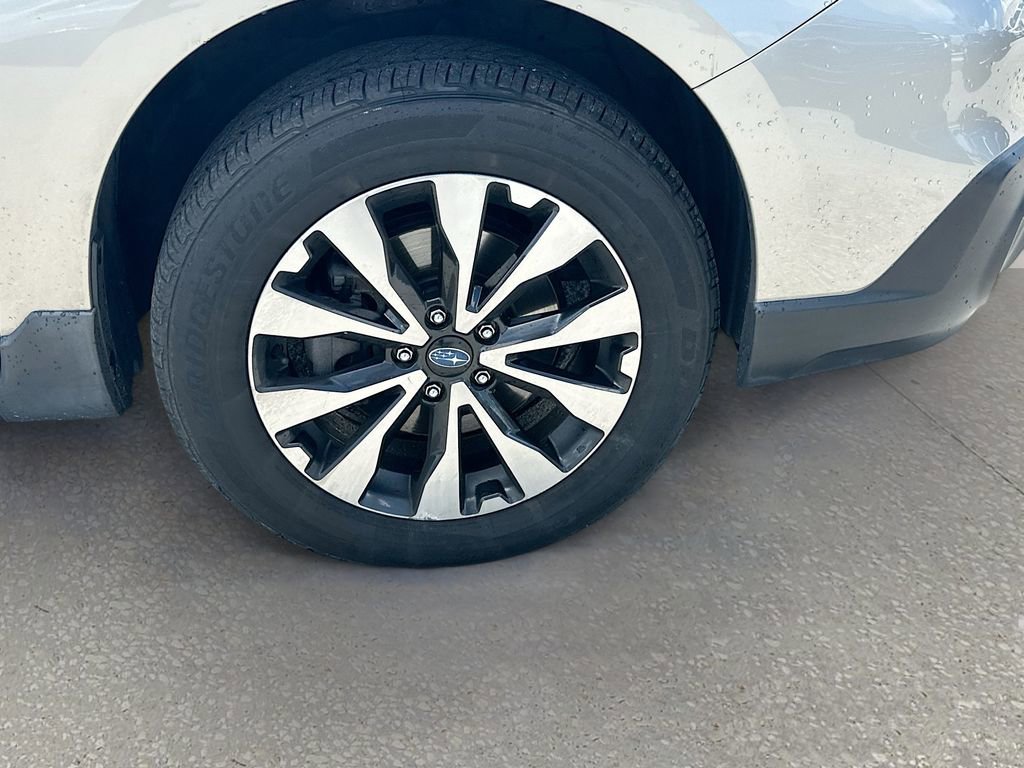 Used 2015 Subaru Outback 2.5i Limited AWD/4WD image 32