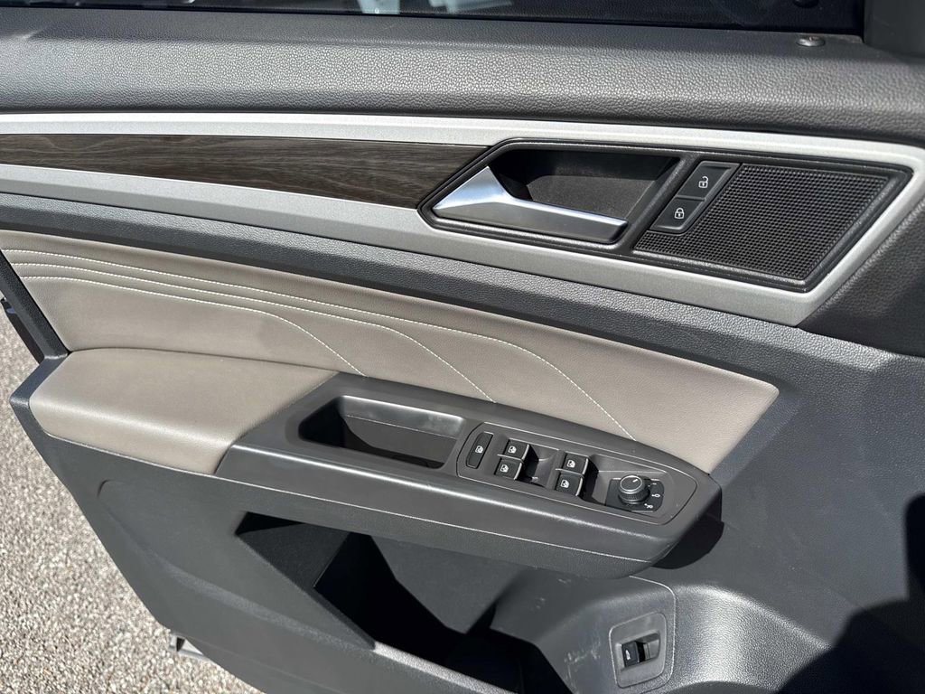 Used 2023 Volkswagen Atlas SE w/ Panoramic Sunroof Package image 14