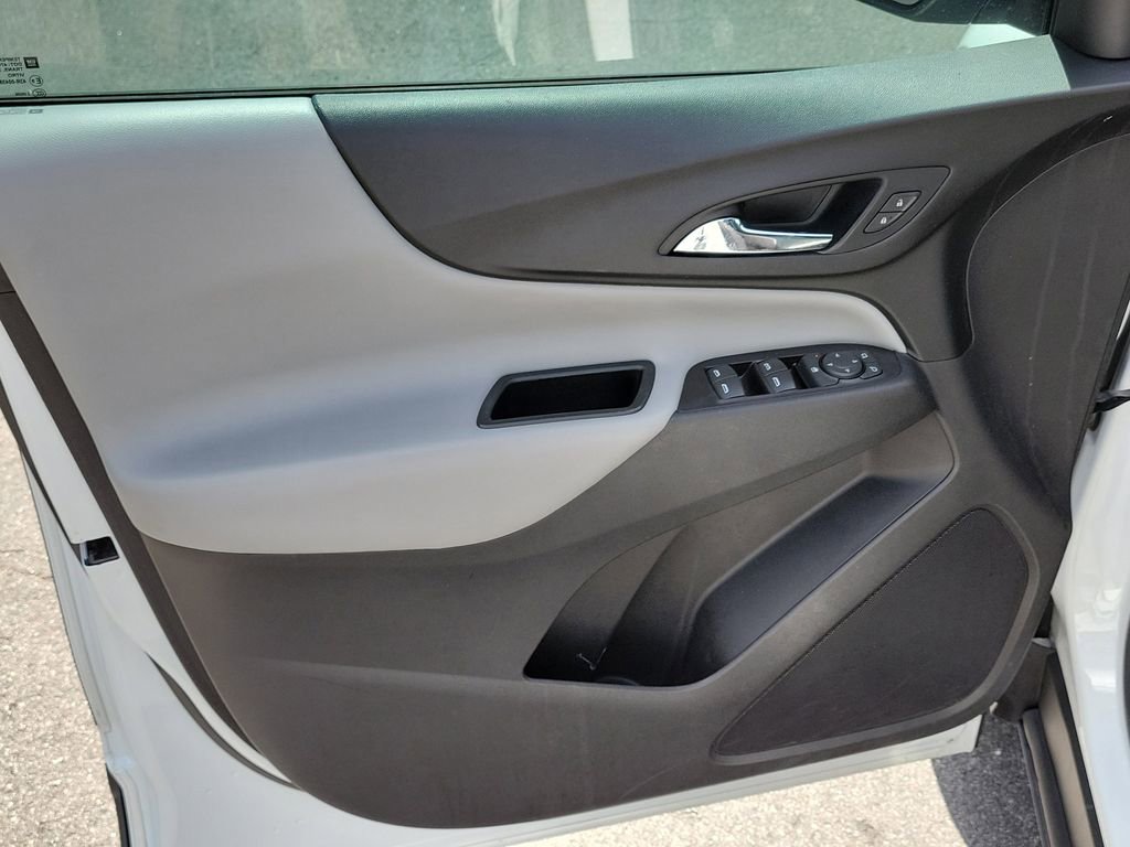 Used 2020 Chevrolet Equinox LS image 16
