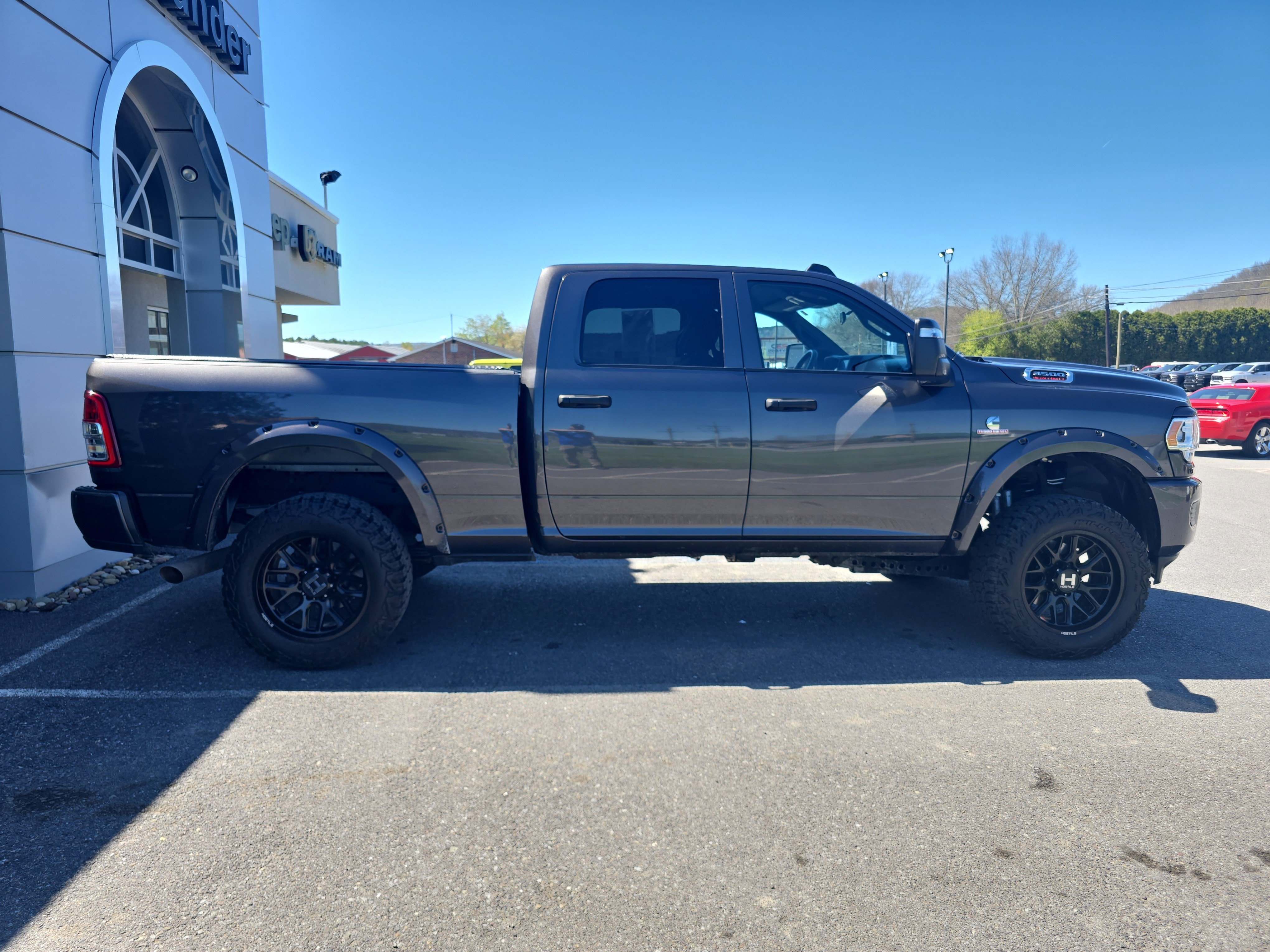 Used 2024 RAM 3500 Tradesman w/ Chrome Appearance Group AWD/4WD image 2