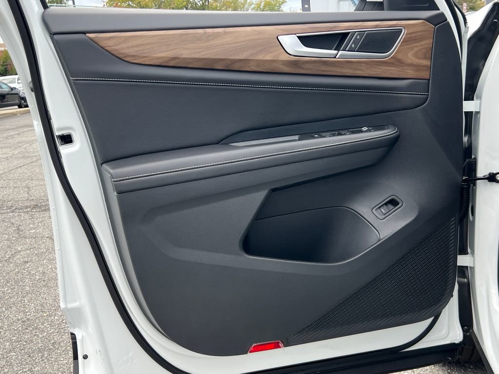 New 2026 Volkswagen Atlas SE image 16