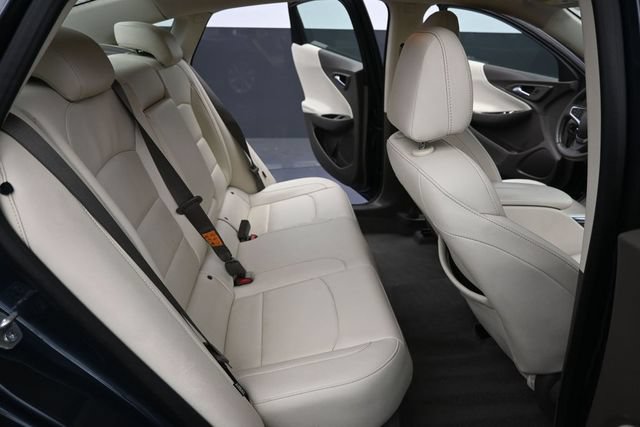 Used 2020 Chevrolet Malibu LT w/ Leather Package FWD image 22