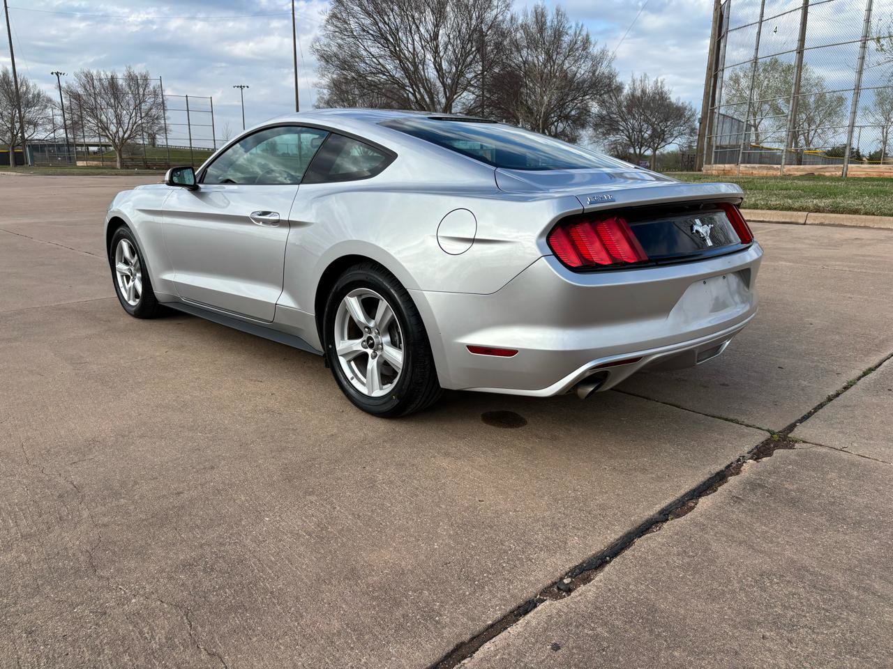 Used 2016 Ford Mustang Coupe image 6