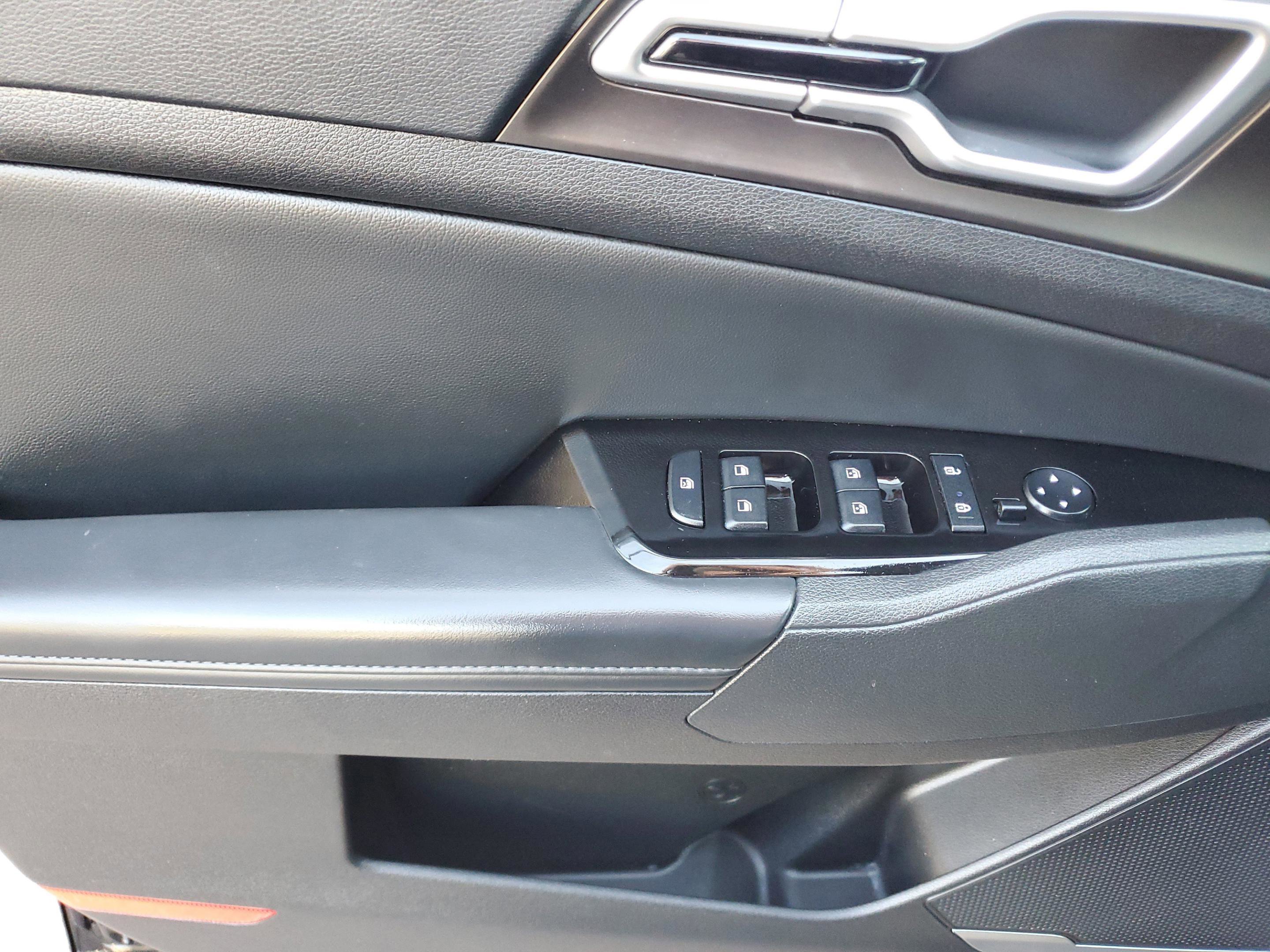 Certified 2025 Kia Sportage EX w/ Premium Package image 17