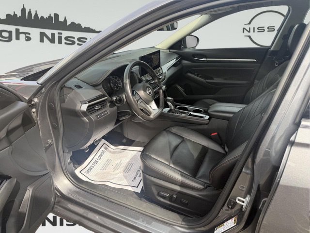 Used 2024 Nissan Altima 2.5 SR w/ SR Premium Package FWD image 12