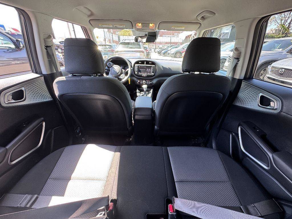 Certified 2022 Kia Soul LX w/ Technology Package image 10