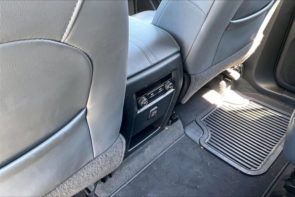 Used 2020 Chevrolet Traverse LT w/ Driver Confidence II Package FWD image 10