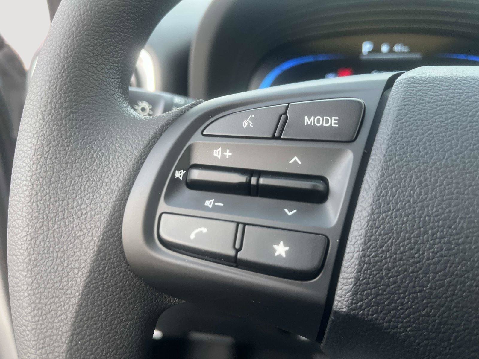 Used 2026 Hyundai Venue SE FWD image 27