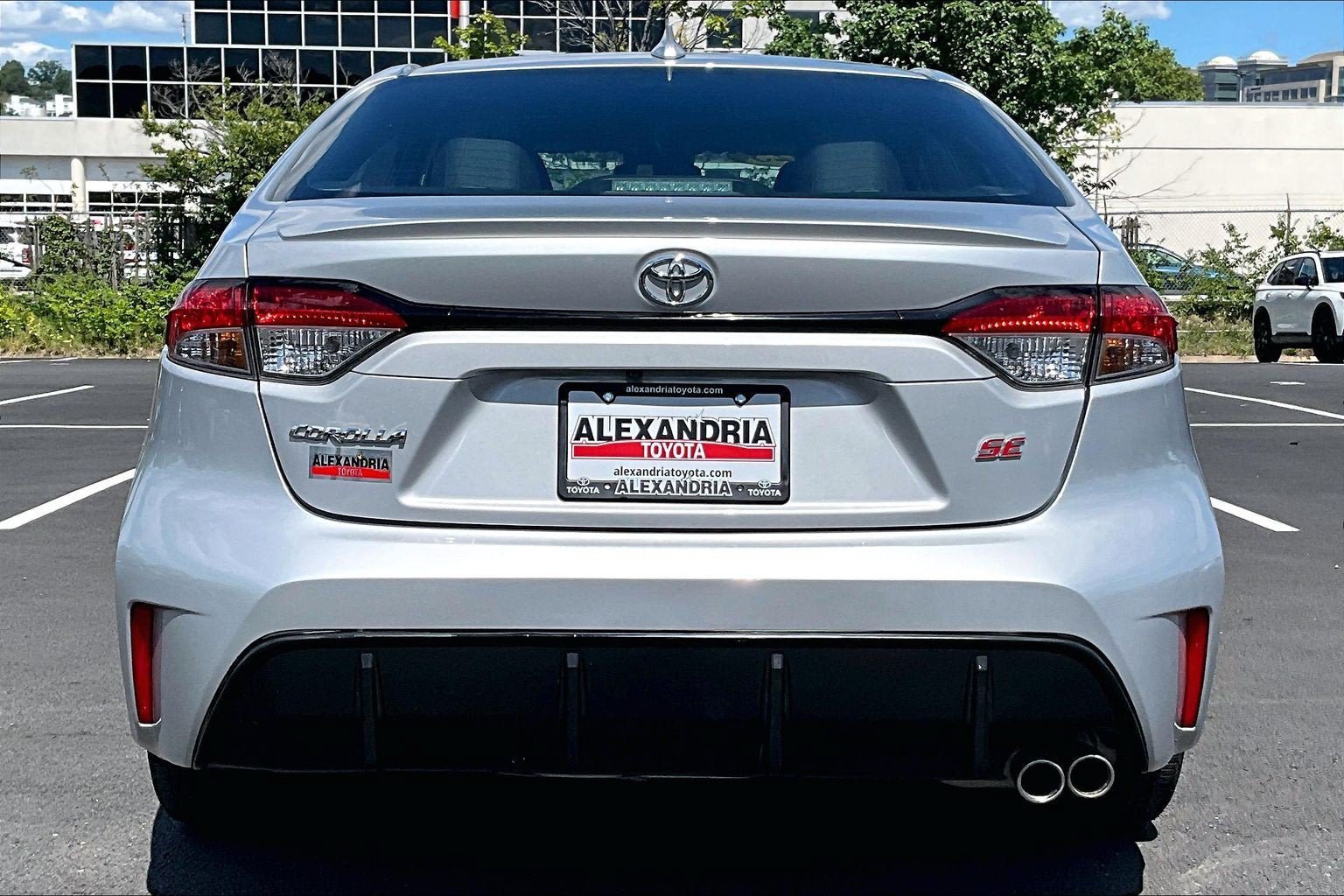 Used 2025 Toyota Corolla SE FWD image 4