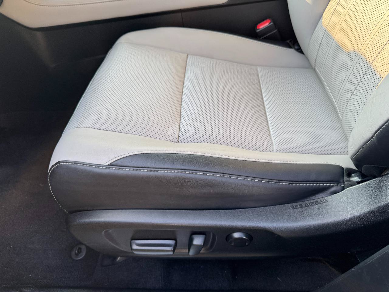 Used 2018 Lexus RX 350L FWD image 25