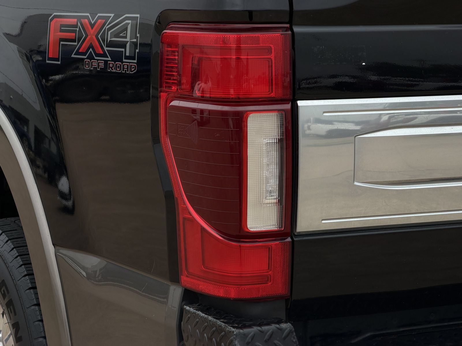 Used 2020 Ford F250 King Ranch w/ King Ranch Ultimate Package AWD/4WD image 12