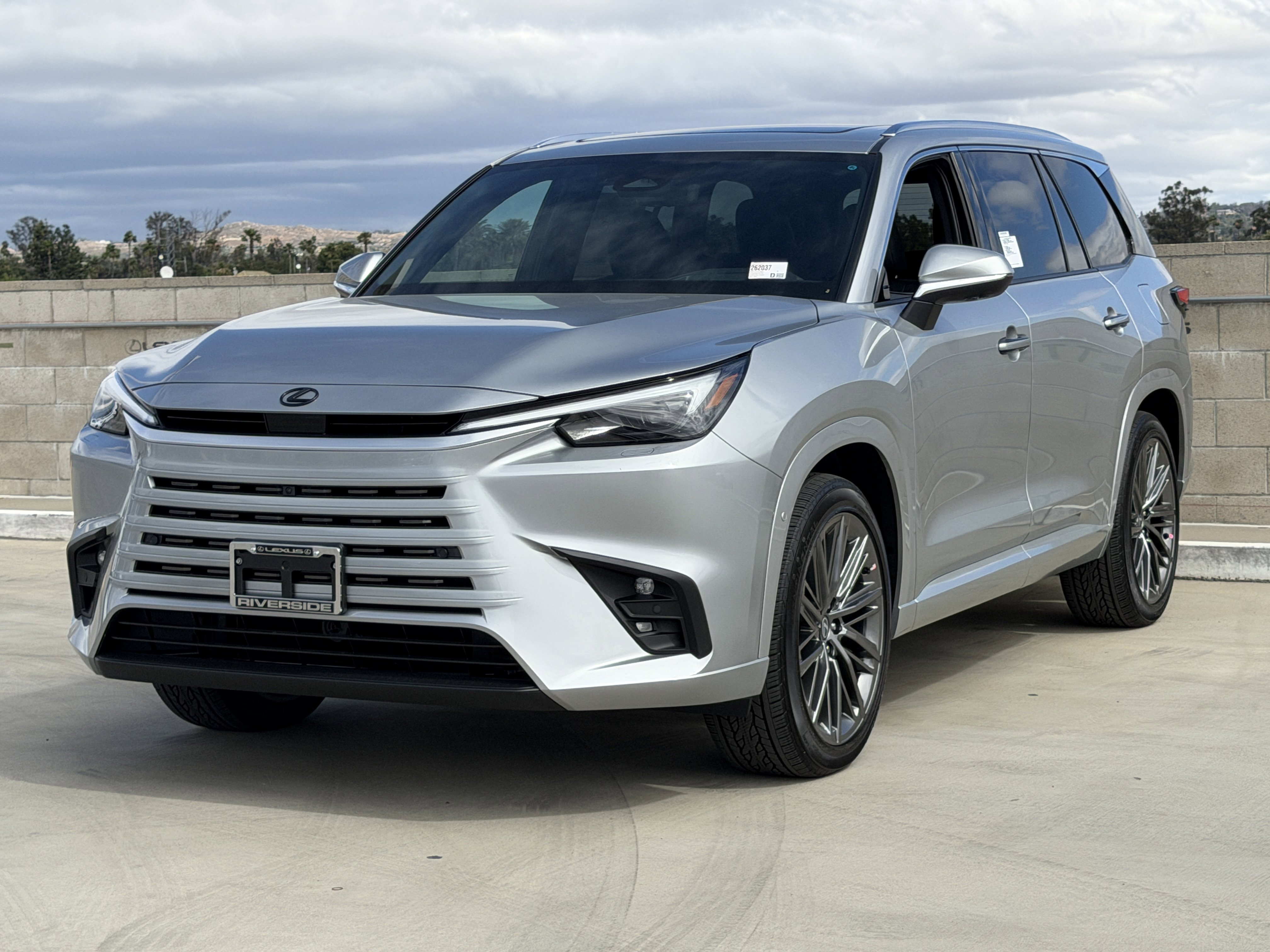 New 2026 Lexus TX 550h AWD Plug-In Hybrid image 6