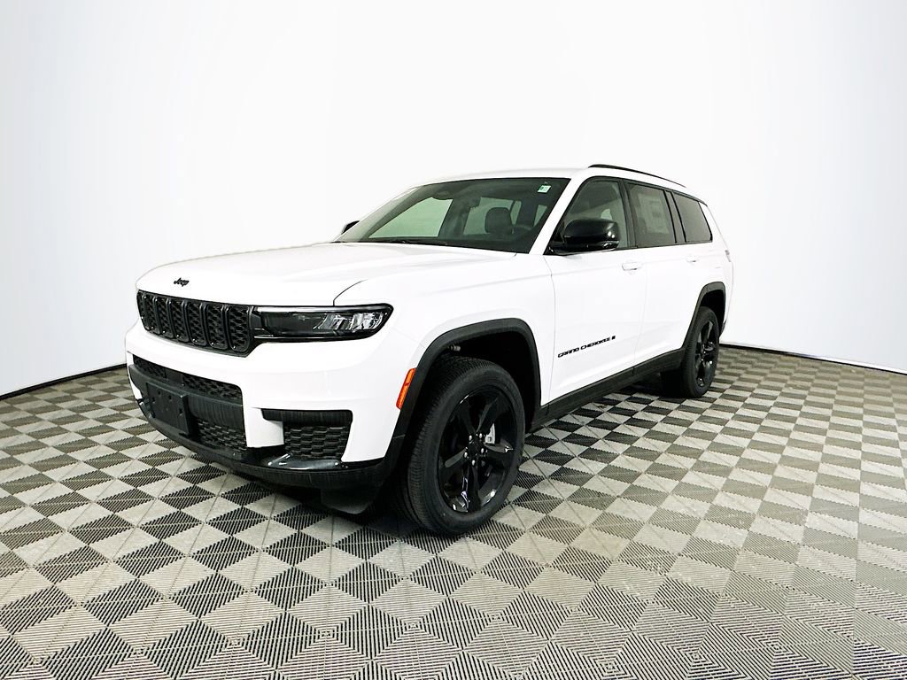 New 2025 Jeep Grand Cherokee L Altitude image 4