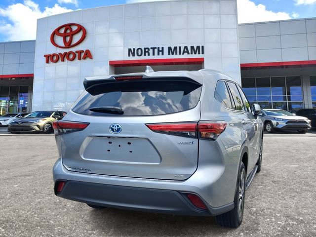 Used 2021 Toyota Highlander XLE FWD image 4