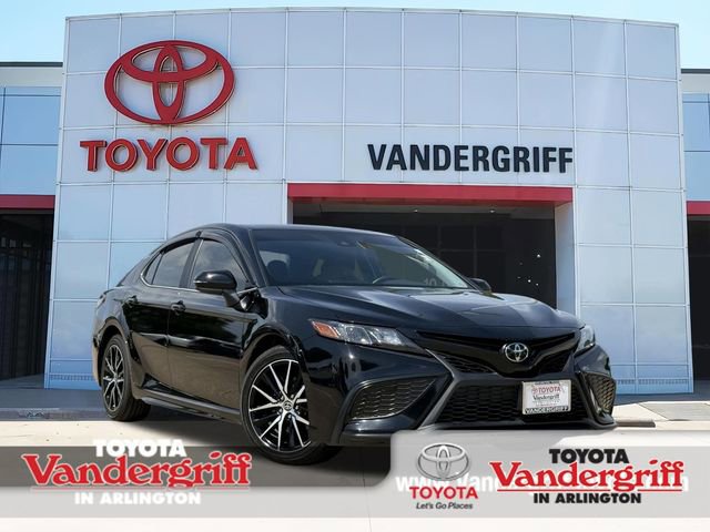 Used 2021 Toyota Camry SE FWD image 1