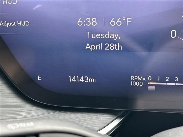 Certified 2025 Buick Envision Preferred AWD/4WD image 24